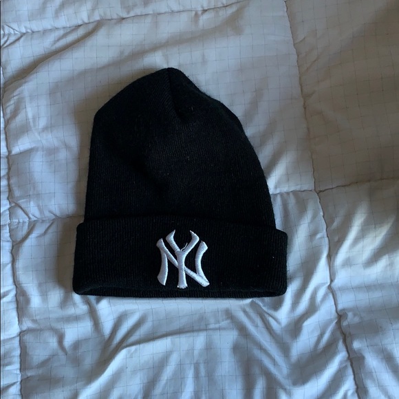 Kids Sized Black Beanie - Picture 1 of 1